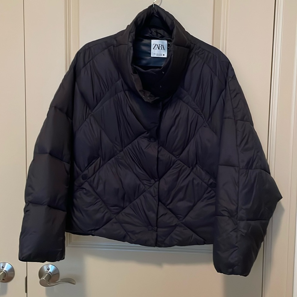 Zara quilted, cropped puffer jacket in large